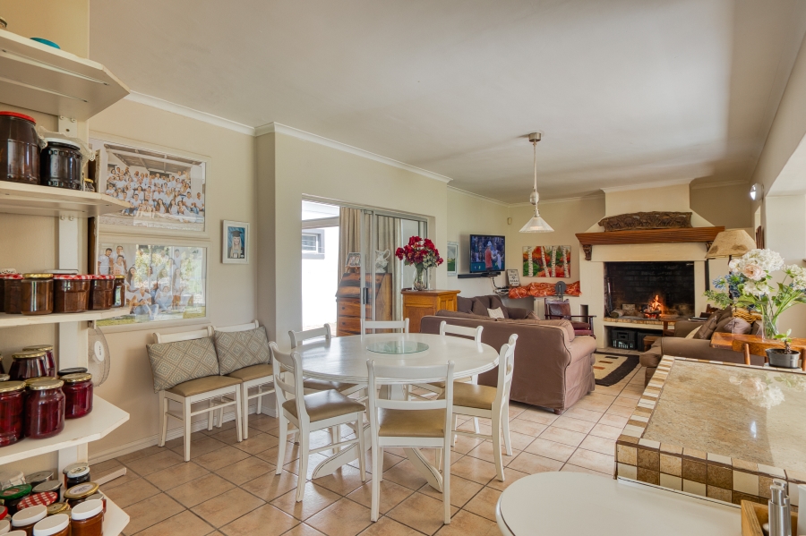 To Let 6 Bedroom Property for Rent in Greenways Golf Estate Western Cape